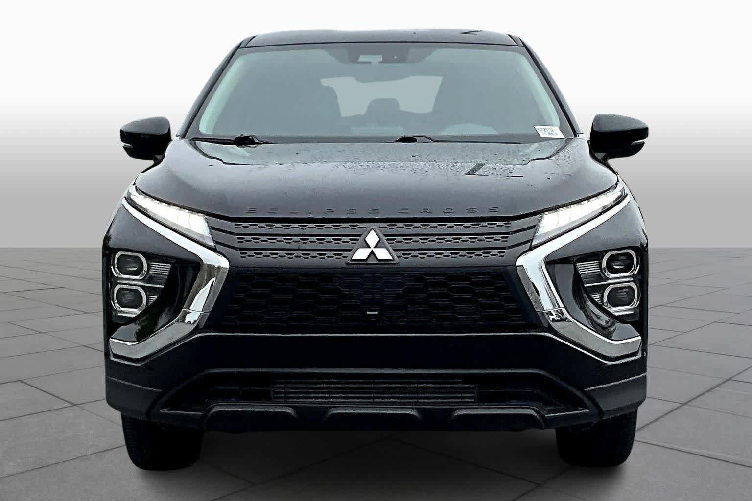 Used 2023 Mitsubishi Eclipse Cross LE image 4