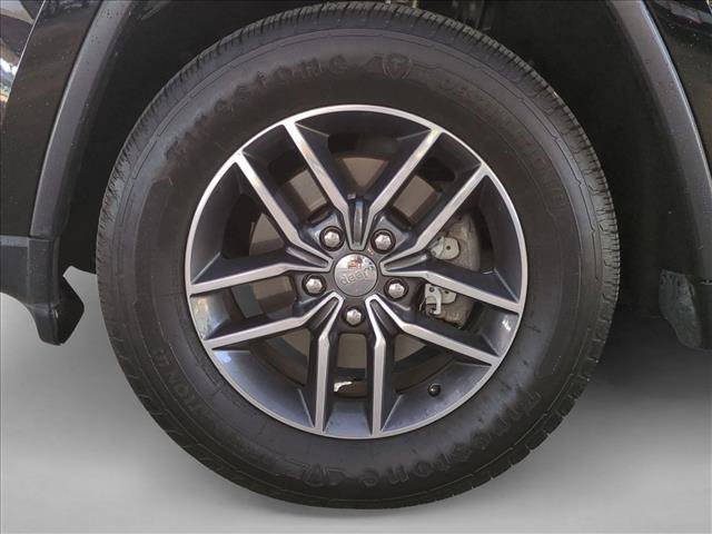 Used 2017 Jeep Grand Cherokee Limited RWD image 13