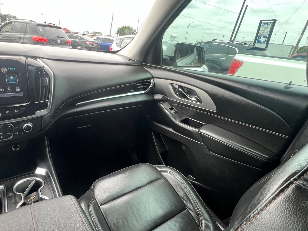 Used 2019 Chevrolet Traverse LT FWD image 18