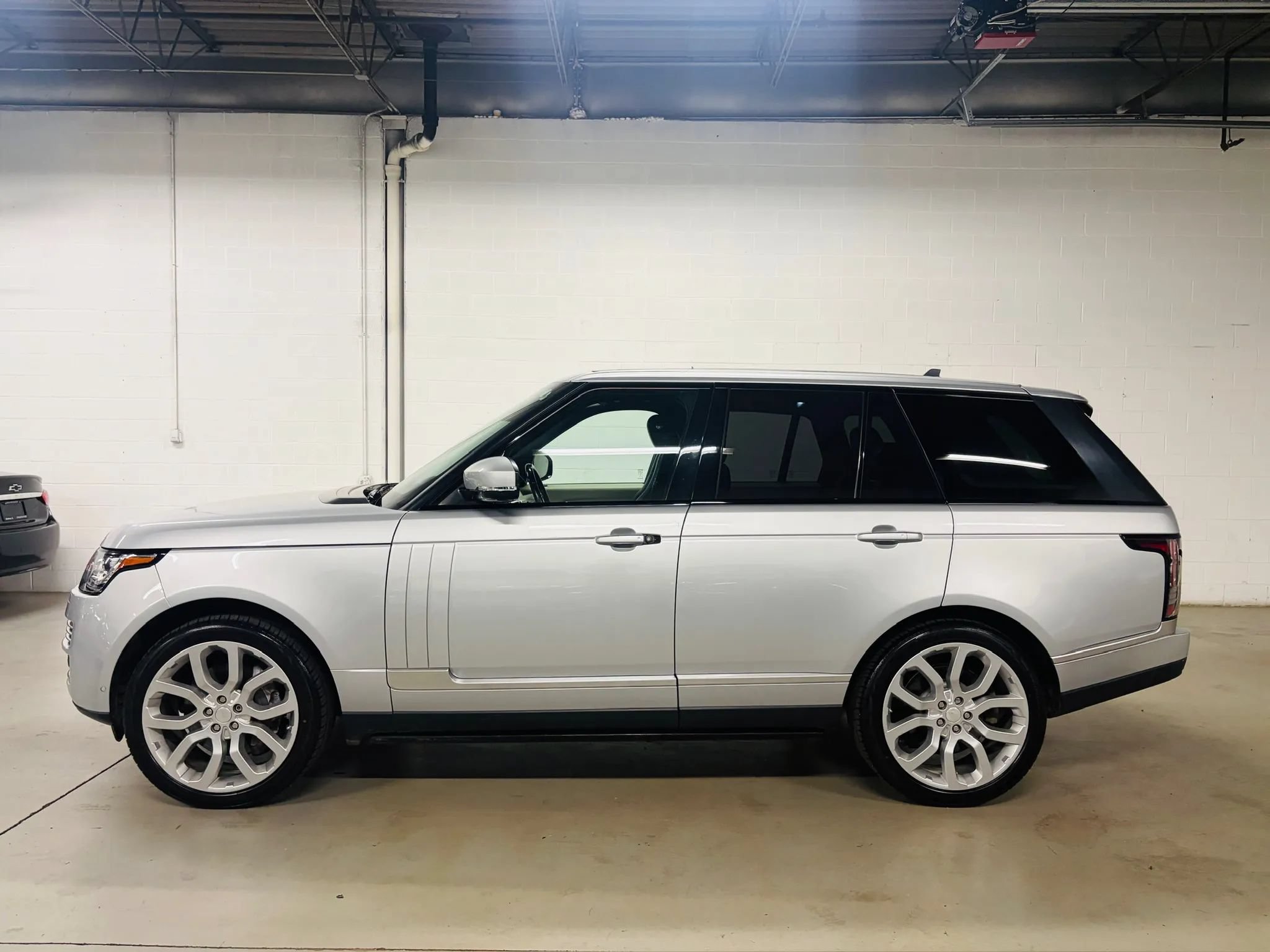 Used 2015 Land Rover Range Rover Supercharged AWD/4WD image 5