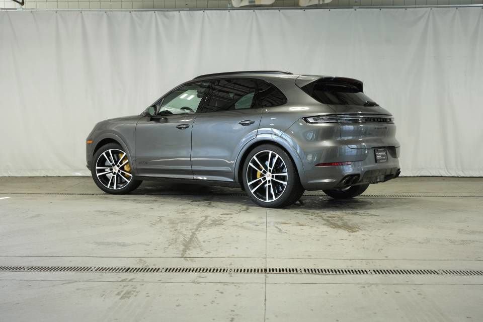 Certified 2025 Porsche Cayenne GTS image 3