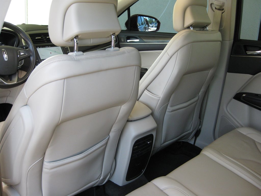 Used 2018 Lincoln MKC Reserve FWD image 28