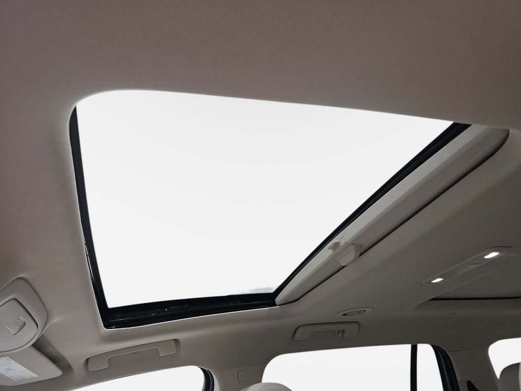 Used 2023 GMC Acadia Denali w/ Denali Ultimate Package image 27