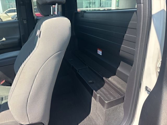 Used 2016 Toyota Tacoma SR w/ Exterior Package image 10