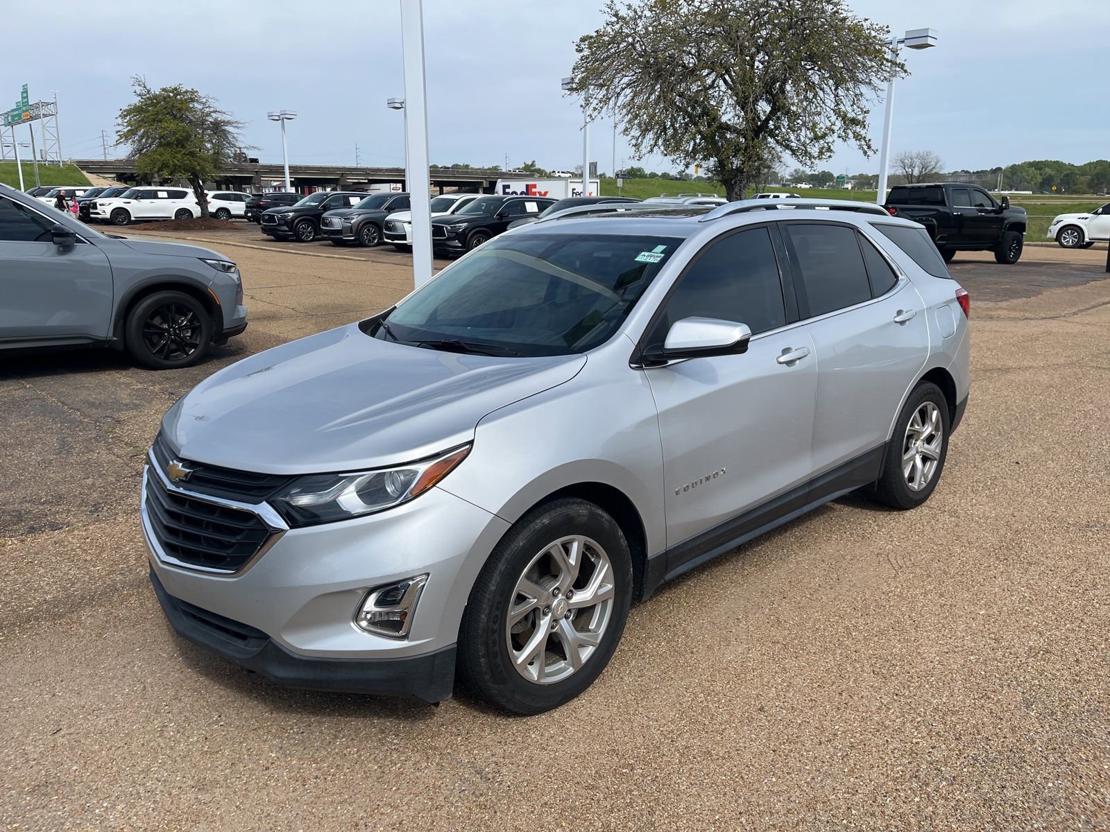 Used 2018 Chevrolet Equinox LT image 3
