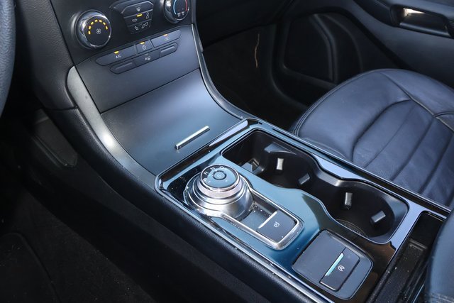 Used 2019 Ford Edge SE image 26