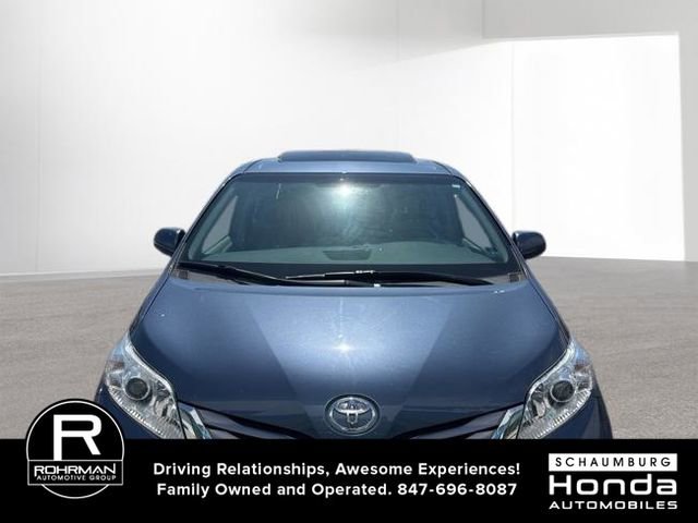 Used 2017 Toyota Sienna XLE Premium w/ Outdoor Package image 2