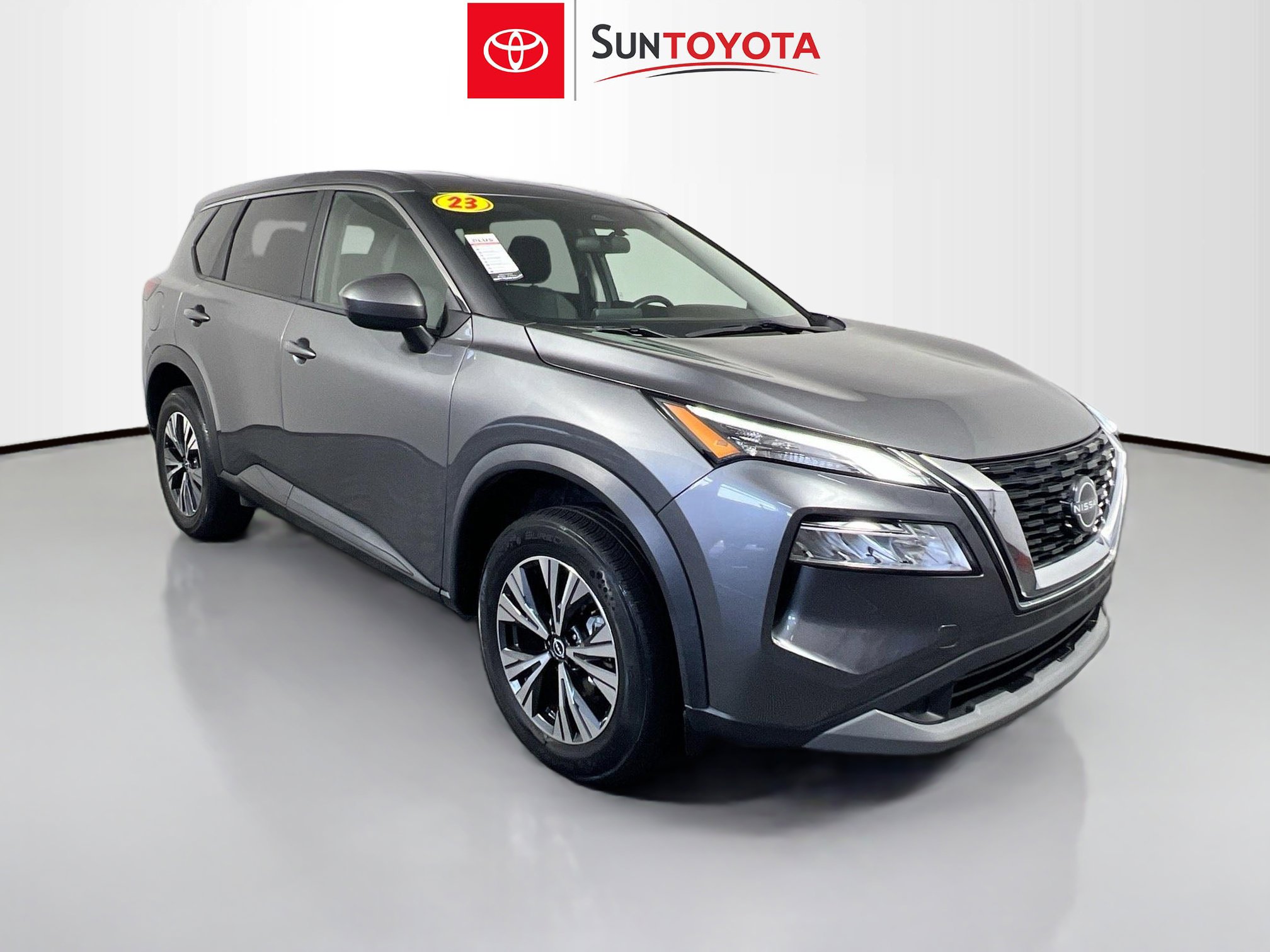 Used 2023 Nissan Rogue SV FWD image 1