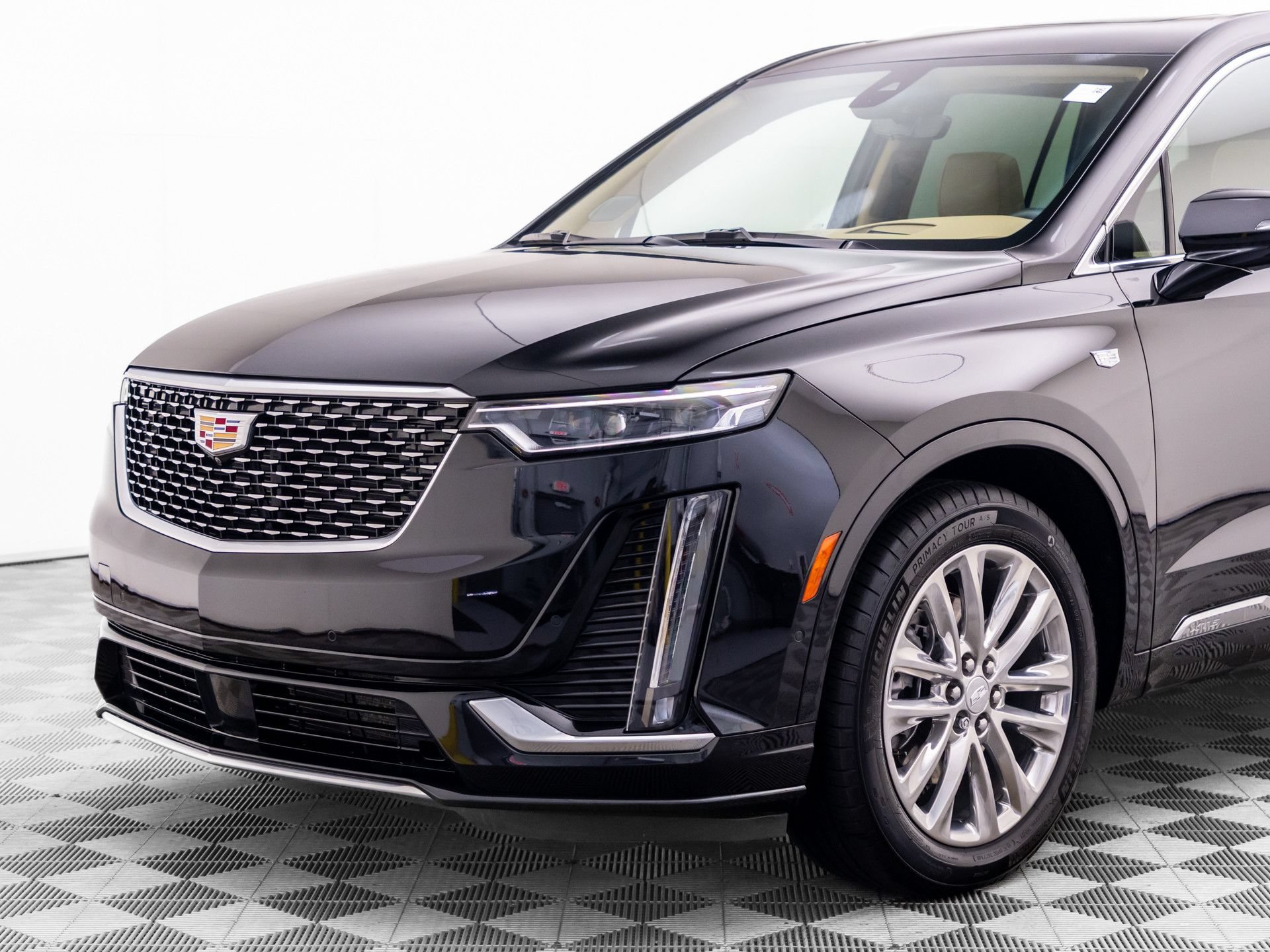 Certified 2025 Cadillac XT6 Premium Luxury w/ Platinum Package AWD/4WD image 37