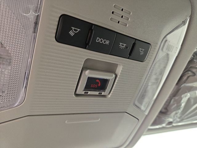 New 2025 Toyota RAV4 XLE image 29