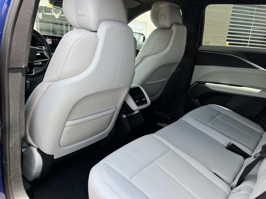 Certified 2024 Cadillac Lyriq Luxury RWD image 21