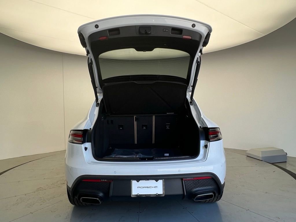 Used 2026 Porsche Macan AWD/4WD image 20