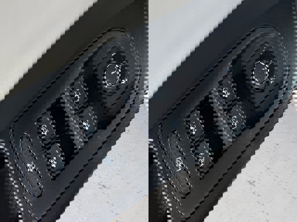 New 2026 Volkswagen Taos S image 21