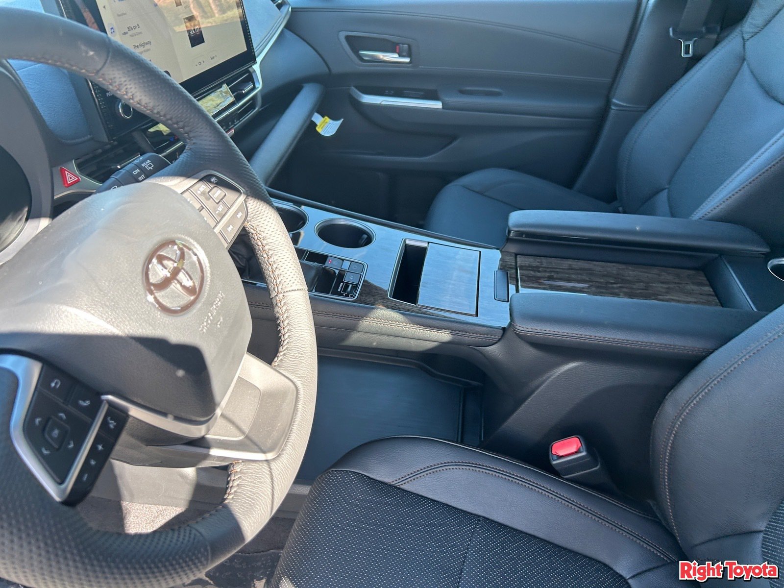 New 2026 Toyota Sienna Platinum AWD/4WD image 20