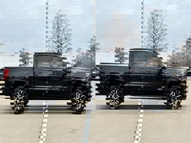 Used 2023 GMC Sierra 1500 AT4 w/ AT4 Premium Package image 3