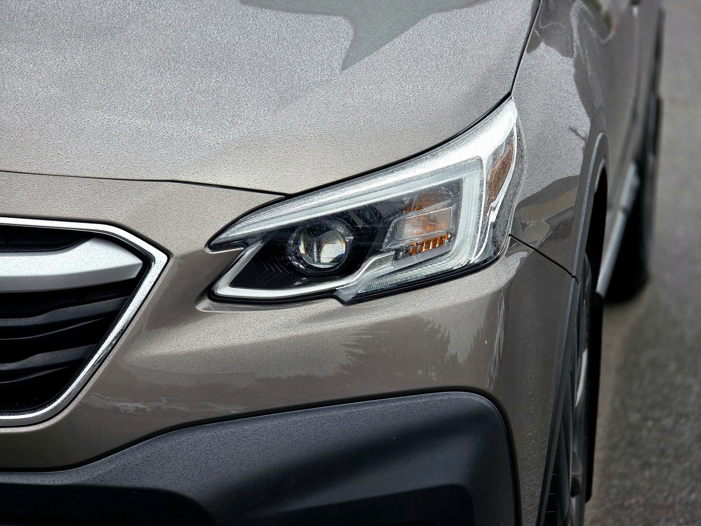 Used 2022 Subaru Outback Limited AWD/4WD image 3
