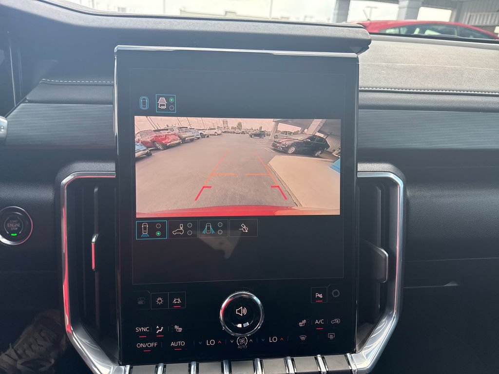 Used 2026 GMC Acadia Elevation w/ Elevation Premium Package FWD image 23
