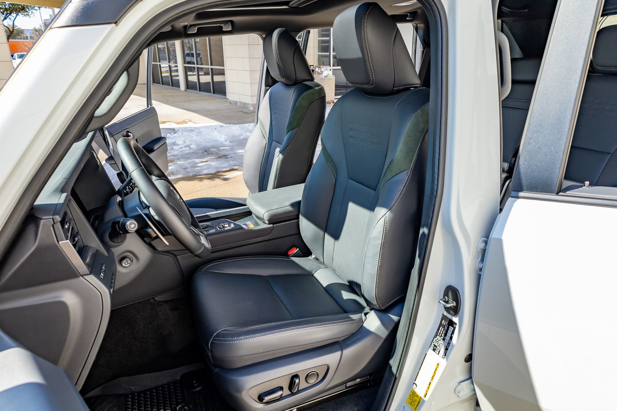 Used 2025 Lexus GX 550 550 Overtrail image 30