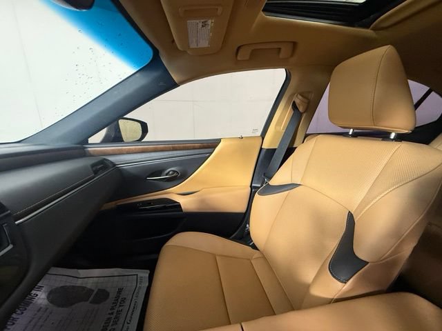 Certified 2024 Lexus ES 300h w/ Premium Package FWD image 17