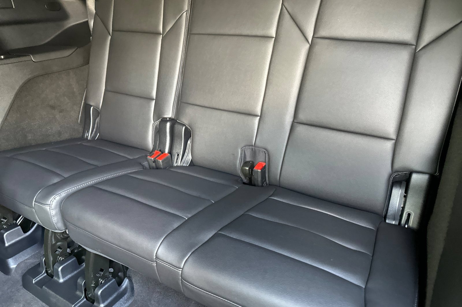Used 2025 Cadillac Escalade Luxury w/ LPO, Floor Liner Package RWD image 18