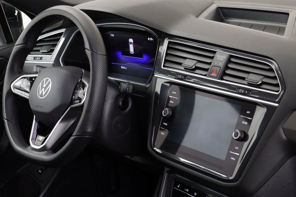 Certified 2024 Volkswagen Tiguan SE R-Line image 20