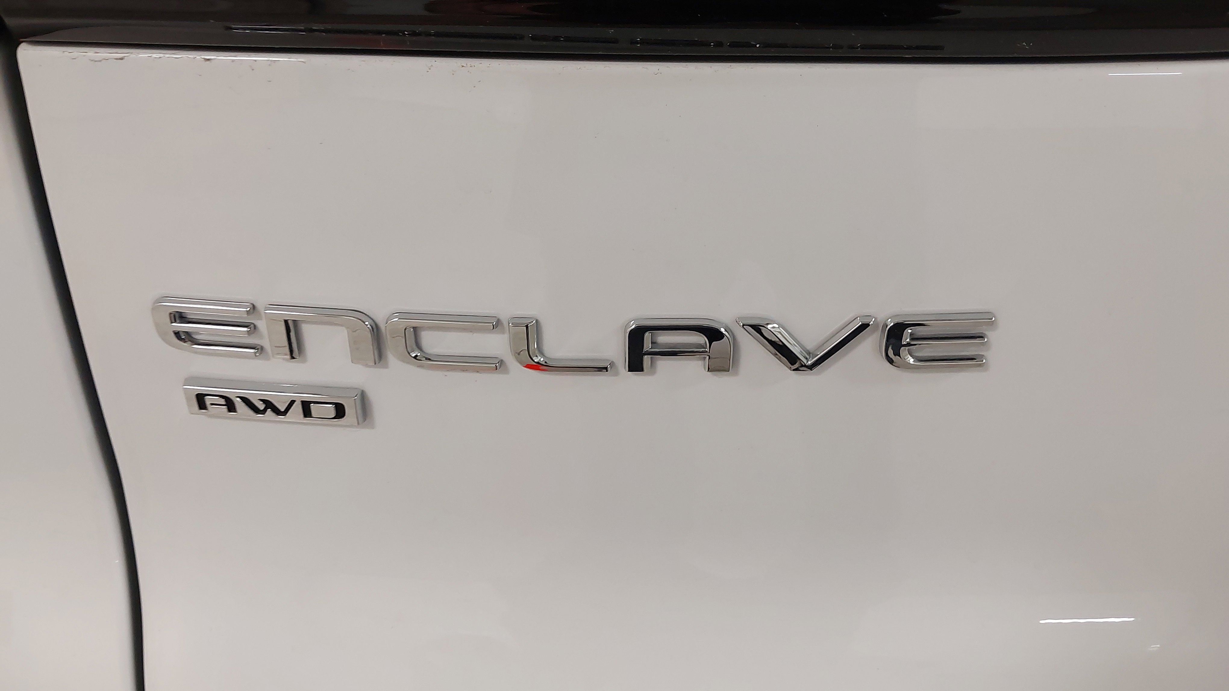 Used 2025 Buick Enclave Preferred AWD/4WD image 32