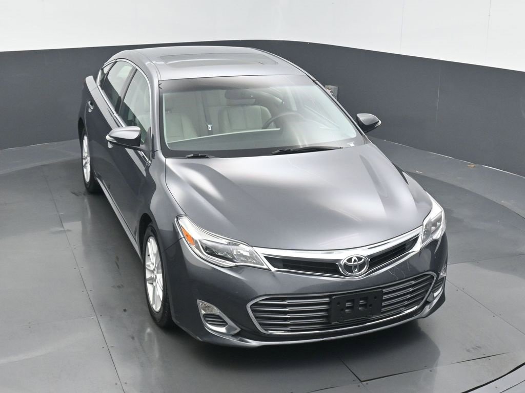 Used 2013 Toyota Avalon XLE Premium image 3