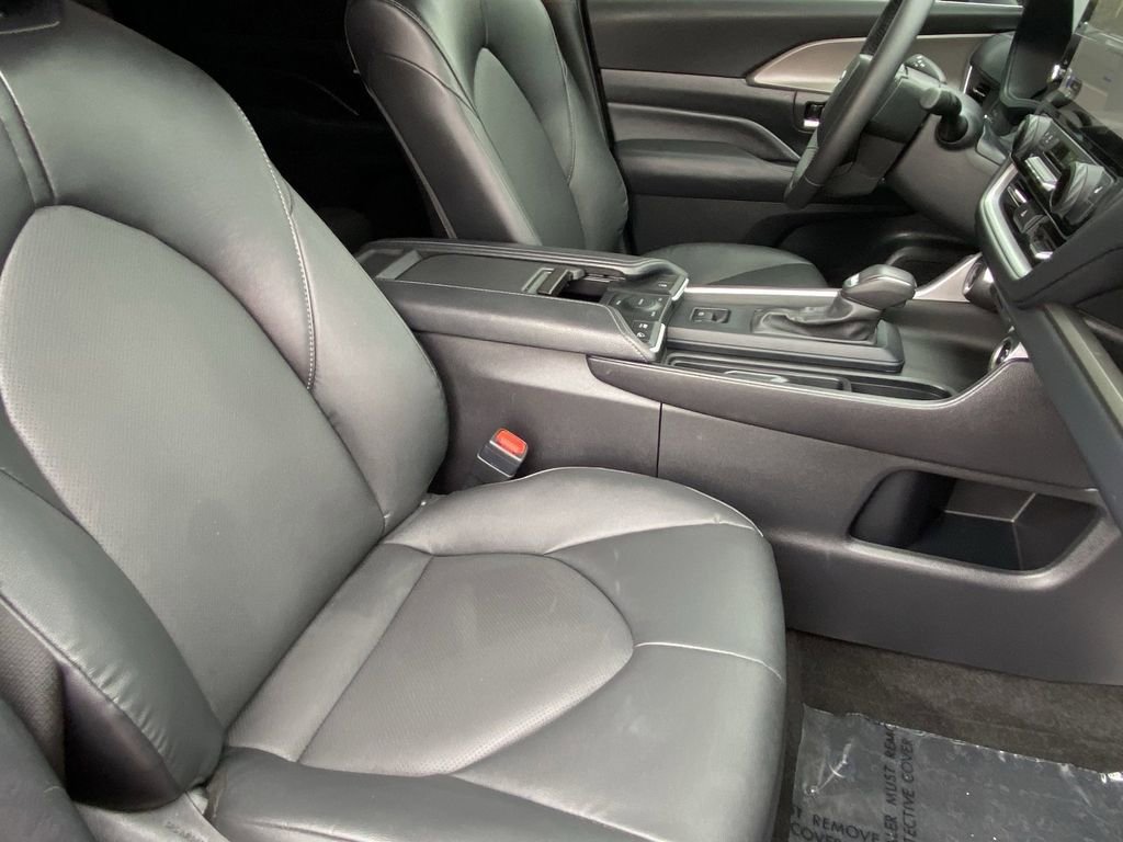 Certified 2024 Toyota Grand Highlander XLE image 15