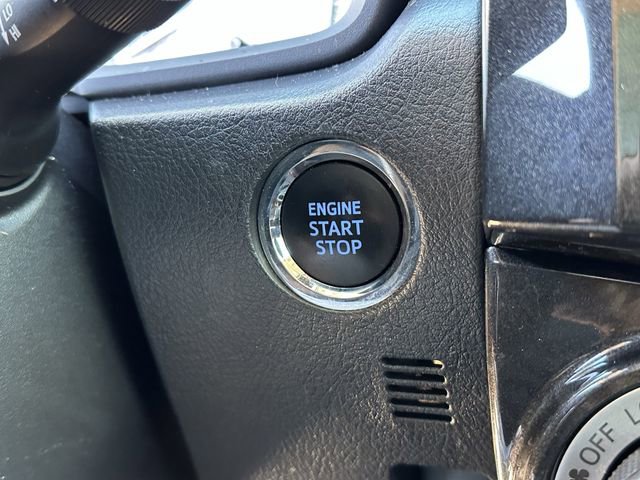 Used 2020 Toyota 4Runner Venture w/ Moonroof Package image 22