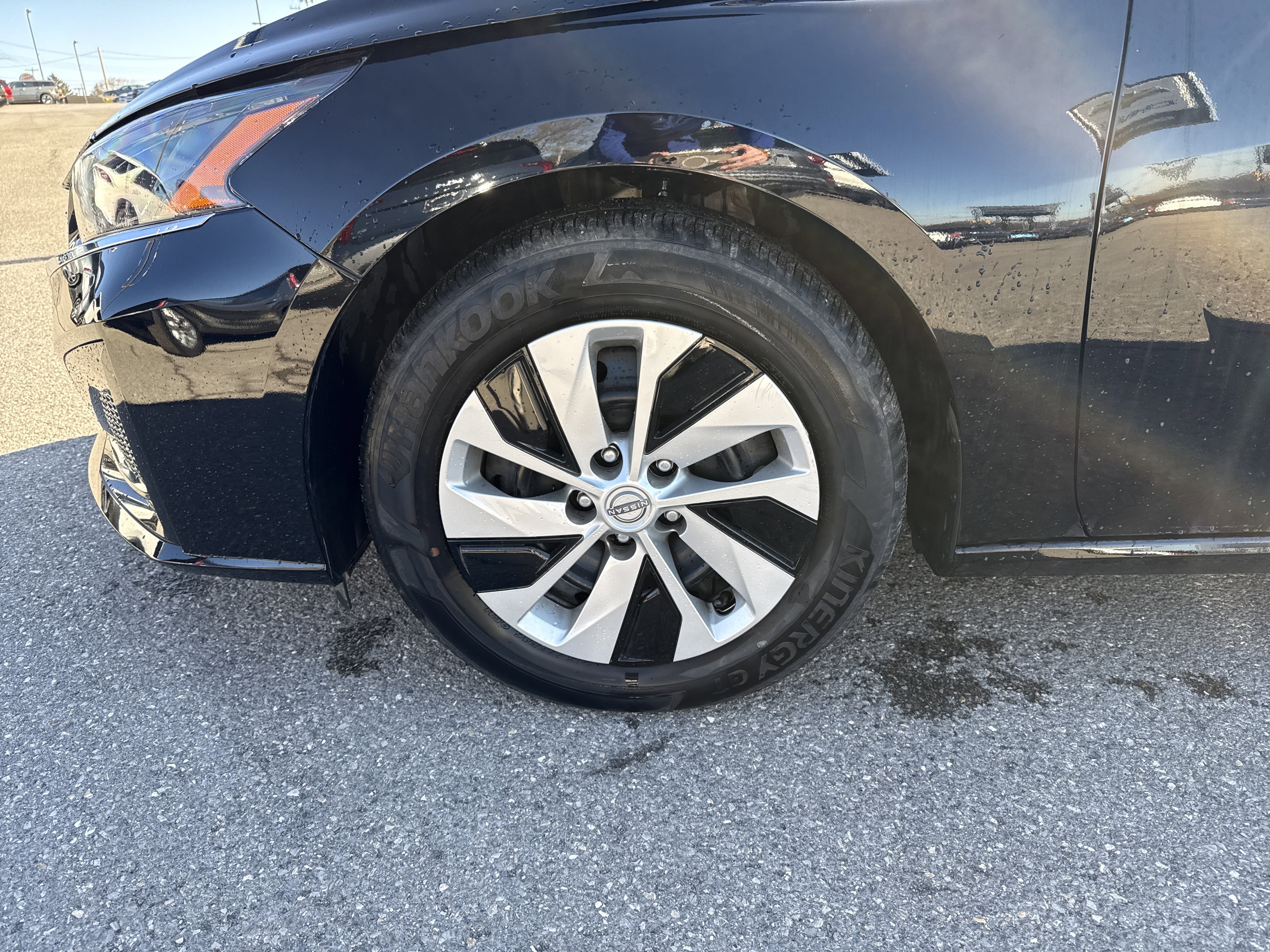 Used 2024 Nissan Altima 2.5 S image 11