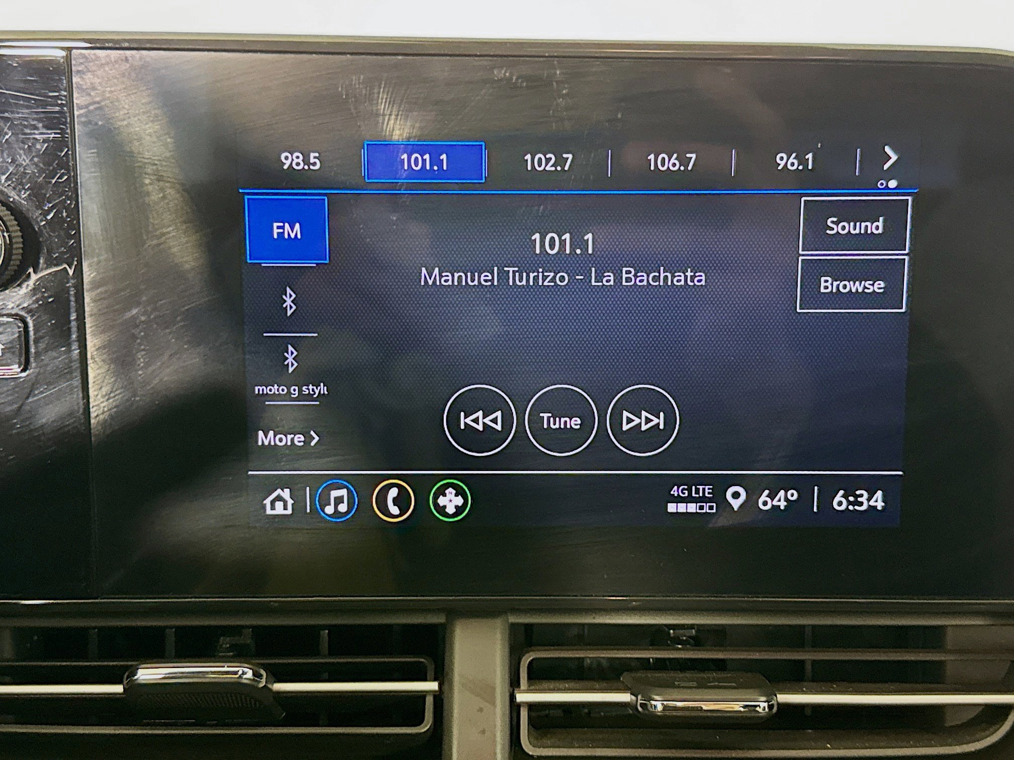 Used 2024 Chevrolet Trax RS w/ Sunroof Package FWD image 17