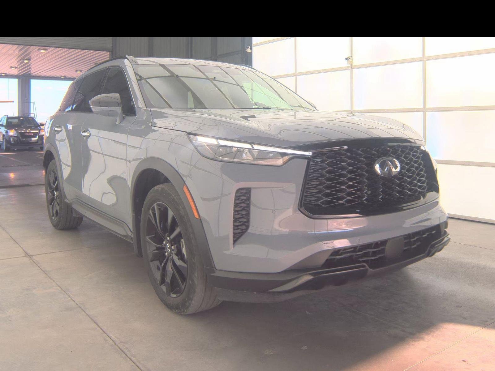 Certified 2025 INFINITI QX60 Luxe w/ Black Edition image 4