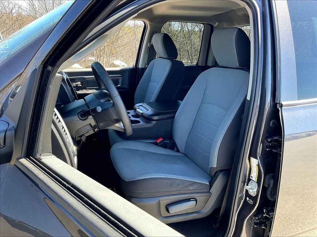 Used 2024 RAM 1500 Classic SLT AWD/4WD image 9