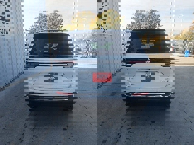 New 2025 Jeep Grand Cherokee Limited image 24