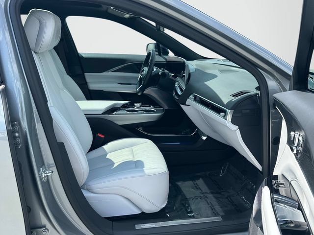 Used 2025 Cadillac Lyriq Sport AWD/4WD image 22