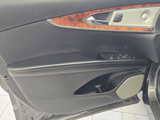 Used 2018 Lincoln MKX Reserve w/ Luxury Package image 19