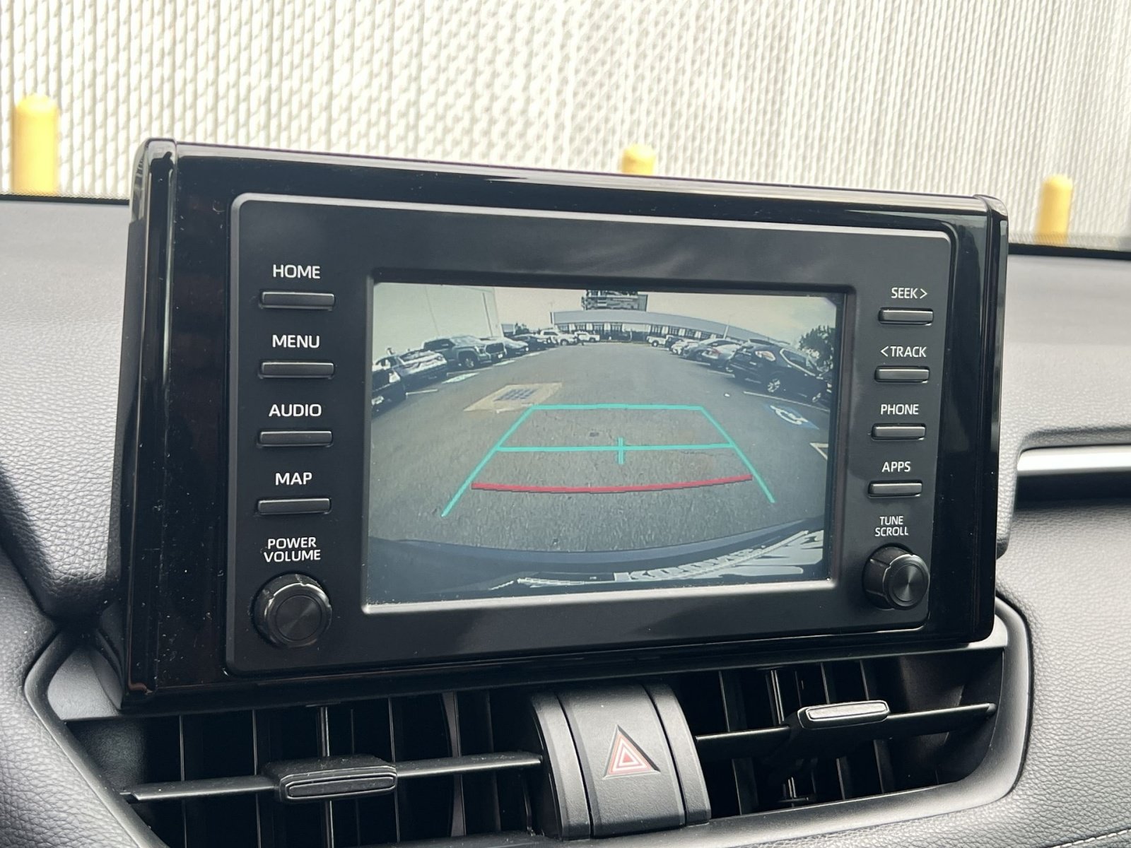 Used 2019 Toyota RAV4 LE AWD/4WD image 19