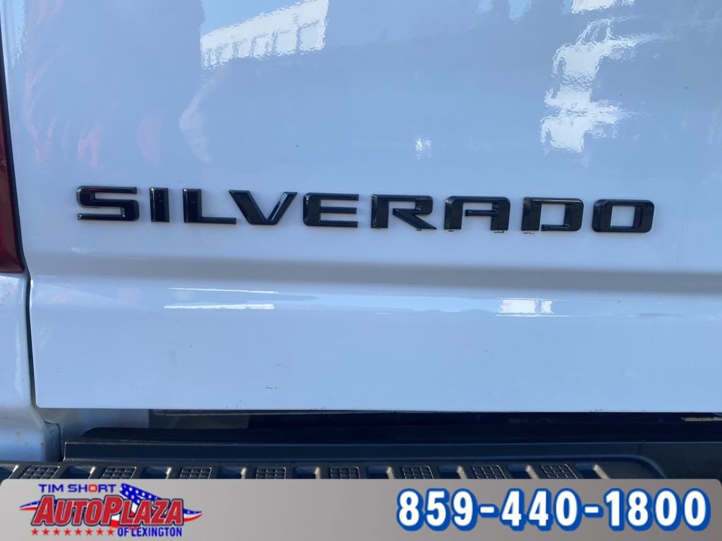 Used 2022 Chevrolet Silverado 2500 Custom w/ Custom Value Package image 14