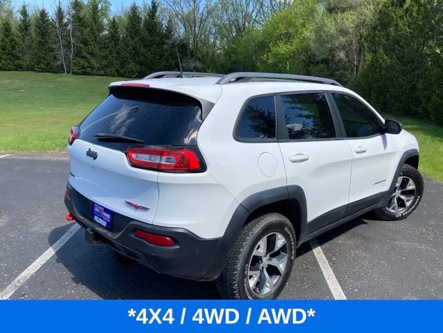 Used 2018 Jeep Cherokee Trailhawk AWD/4WD image 2