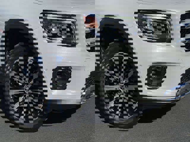 Used 2022 Mercedes-Benz GLB 250 image 2