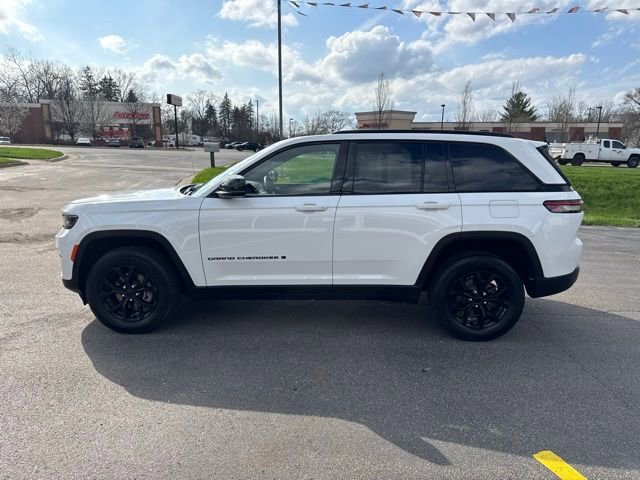 Certified 2024 Jeep Grand Cherokee Altitude image 7