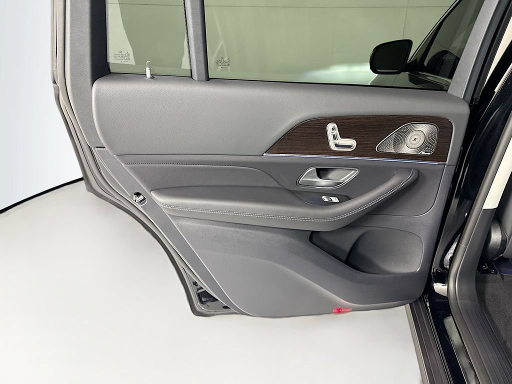 New 2026 Mercedes-Benz GLS 450 4MATIC image 27
