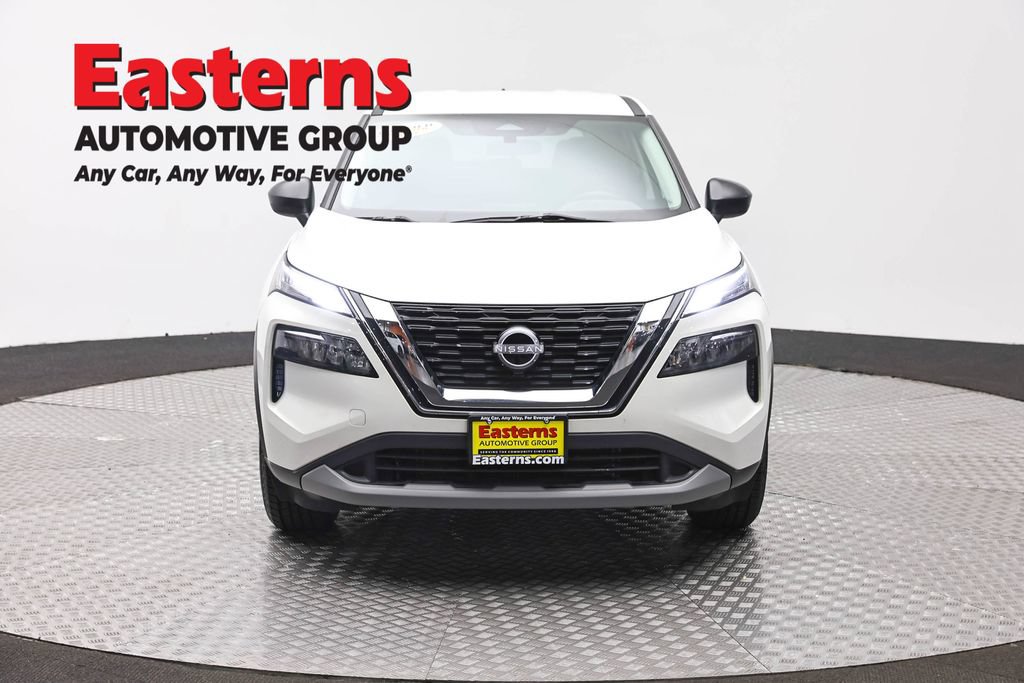 Used 2023 Nissan Rogue S AWD/4WD image 2