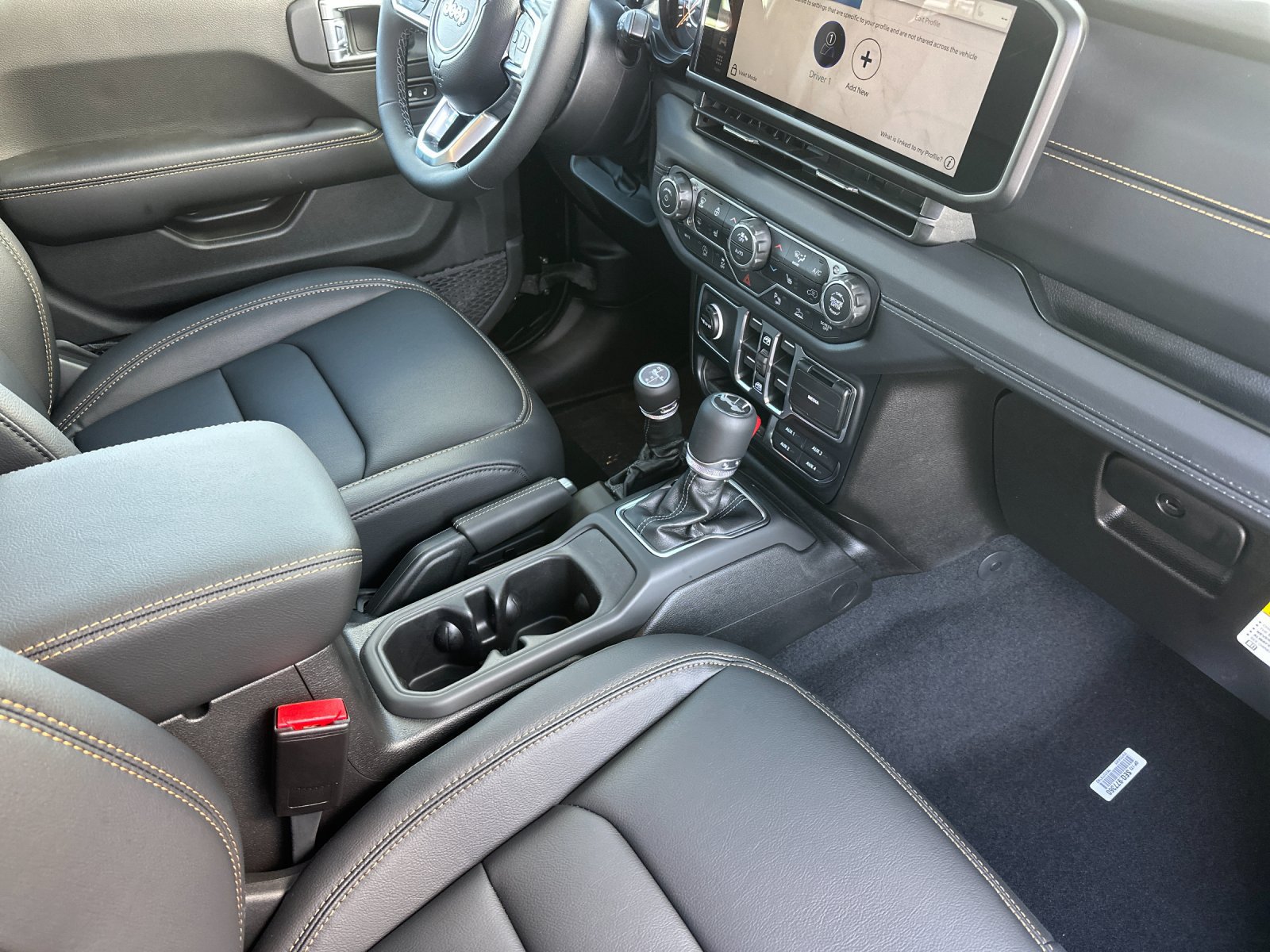 New 2027 Jeep Wrangler Unlimited Sahara AWD/4WD image 16