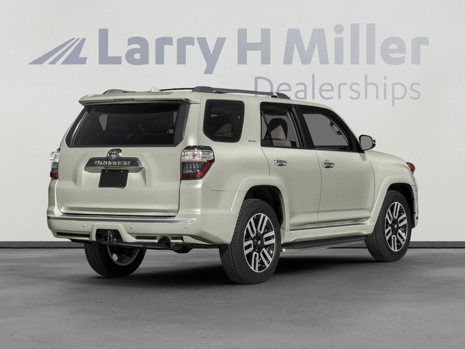 Used 2016 Toyota 4Runner SR5 image 2