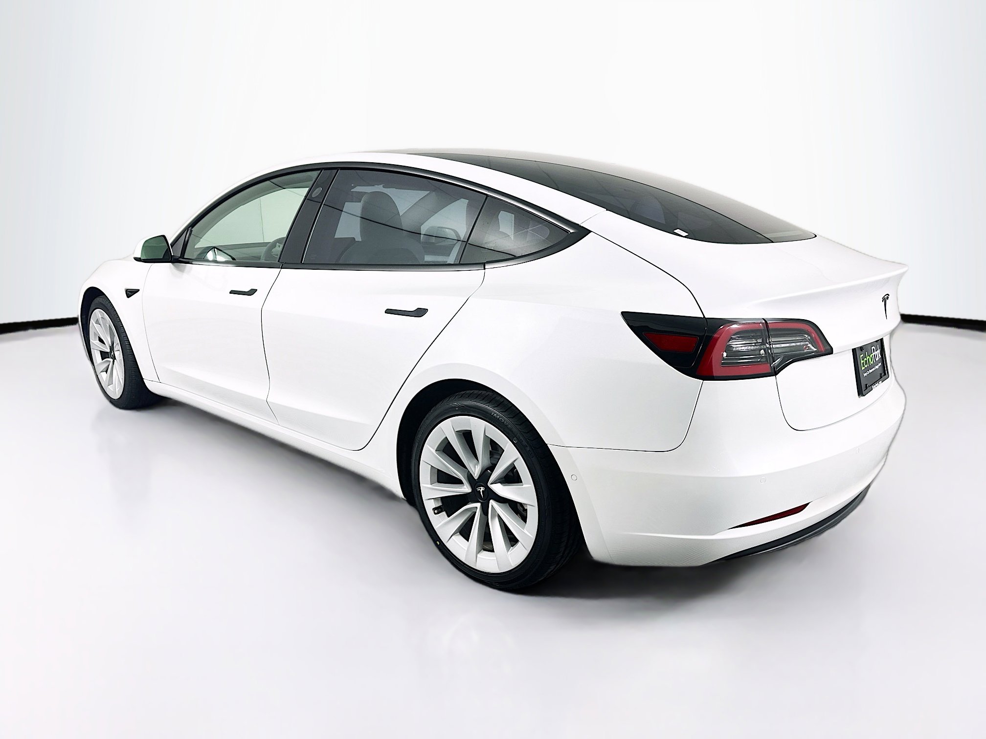 Used 2021 Tesla Model 3 Standard Range Plus RWD image 5