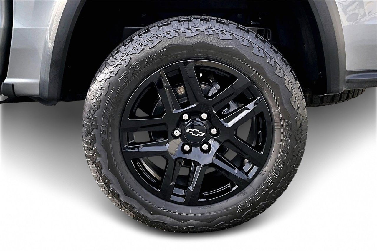 Used 2023 Chevrolet Colorado Trail Boss w/ Technology Package image 33