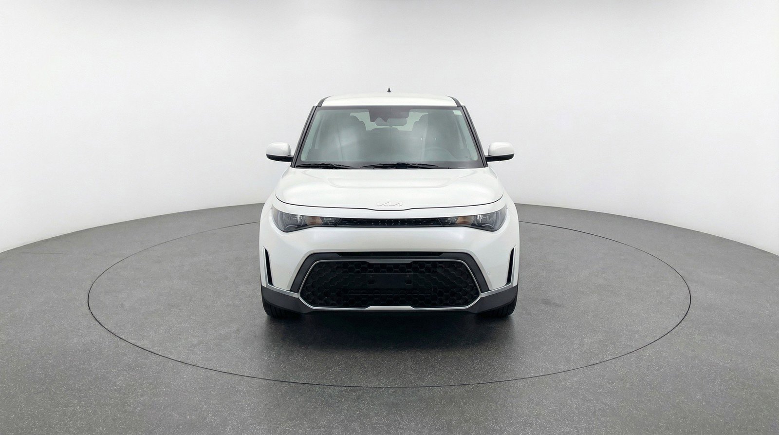 Used 2025 Kia Soul LX w/ LX Technology Package image 2