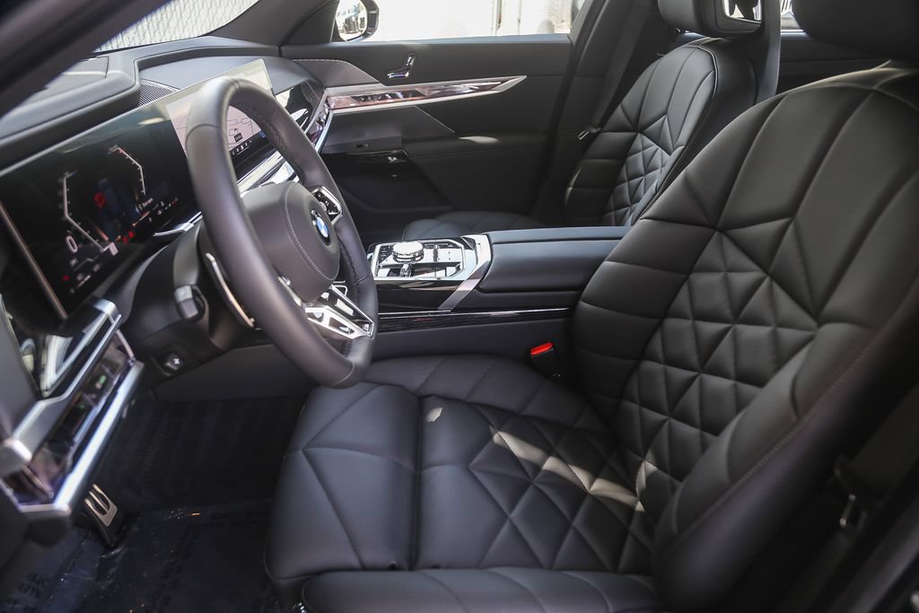 Used 2026 BMW 740i RWD image 14