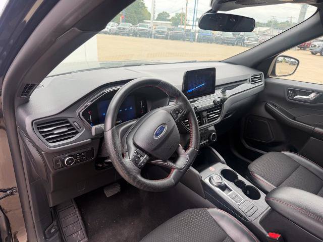 Certified 2025 Ford Escape ST-Line Select AWD/4WD image 3